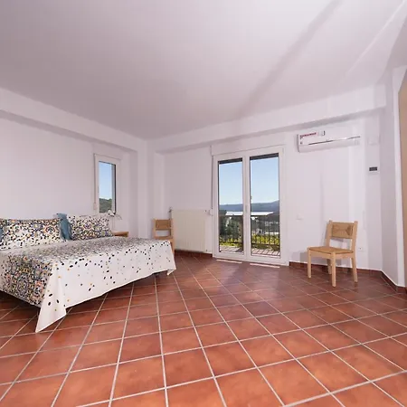 Villa Pirgadikia Exterior photo